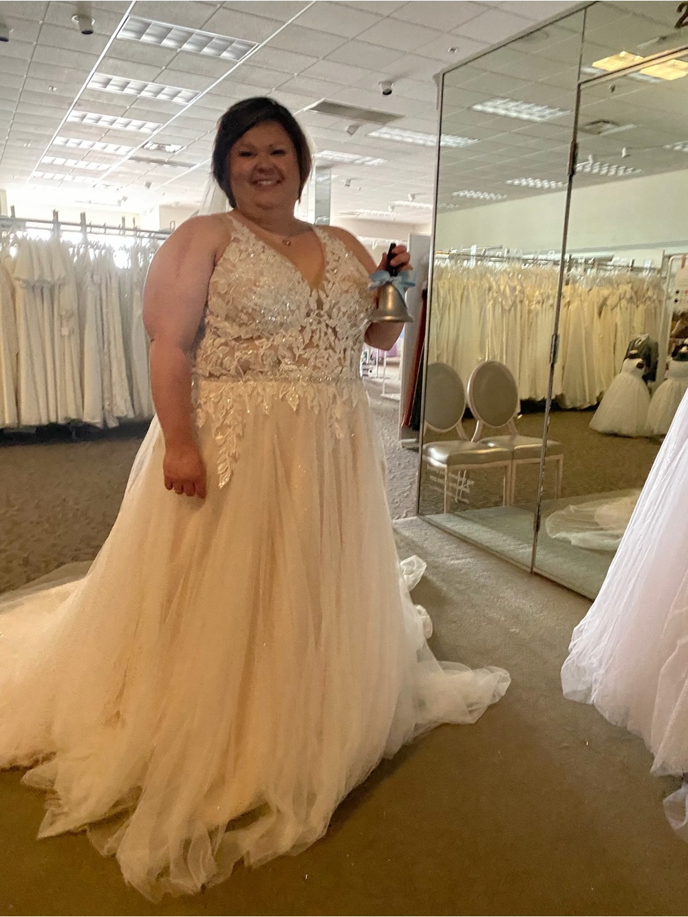Plus-Size Ivory Lace & Tulle Wedding Dress with Beaded Bodice - Picture 5 of 12